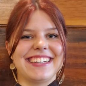 Leni, Babysitter in Halle (Saale)