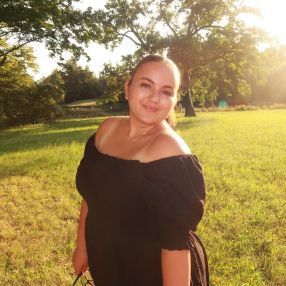 Yasmine, Babysitter in Alzenau