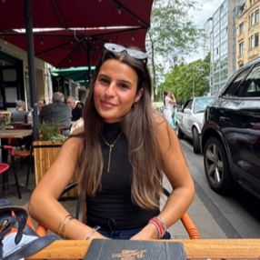 Lena, Babysitter in Hamburg