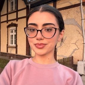 Oumaima, Babysitter in Duisburg