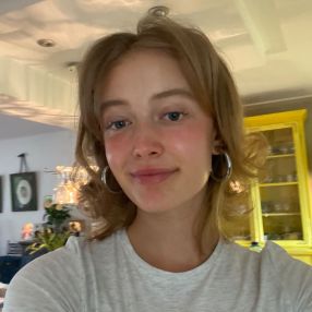 Charlotte, Babysitter in Bonn