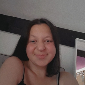 Leni, Babysitter in Aalen