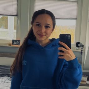 Melody, Babysitter in Taunusstein