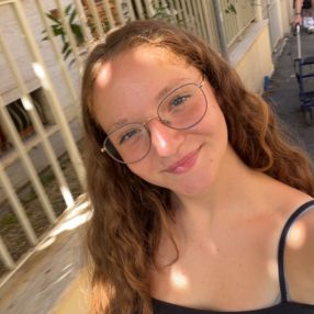 Lana, Babysitter in Balingen