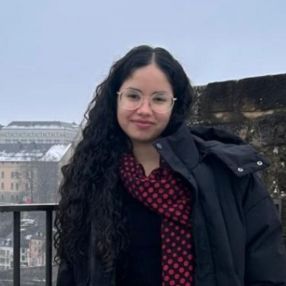Anaillen, Babysitter in Königstein im Taunus