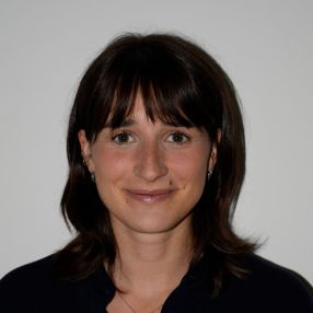 Leïa, Babysitter in Köln