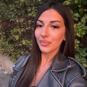 Avsin, Babysitter in Garching bei München