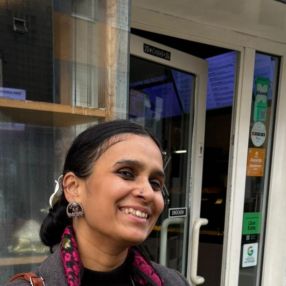 Roshni Kuhu, Babysitter in Essen