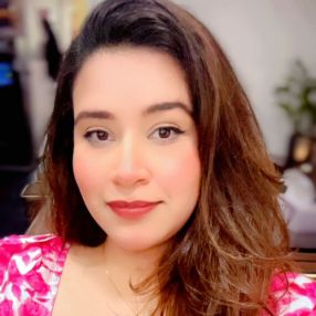 Amna, Babysitter in Freiberg