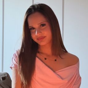 Betül, Babysitter in Meschede