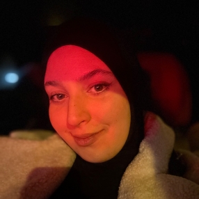 Irem, Babysitter in Langen
