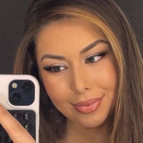 Leonora, Babysitter in Remscheid