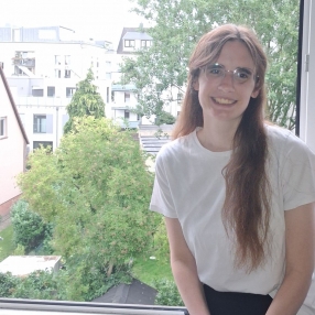 Adelina, Babysitter in Sassenburg