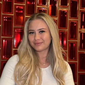 Karina, Babysitter in Schorndorf