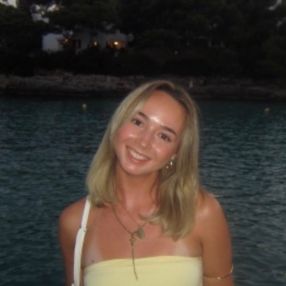 Lena, Babysitter in Erkelenz