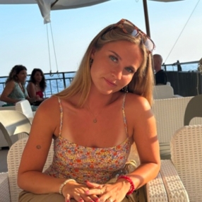 Emilia, Babysitter i Svendborg