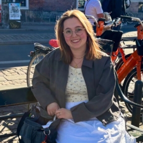 Mai, Babysitter i Ballerup
