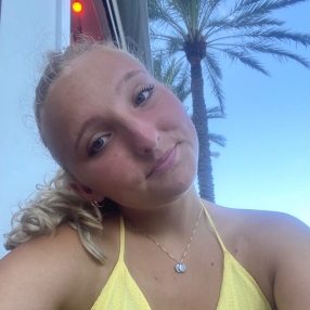 Stine, Babysitter i Vordingborg