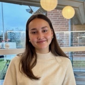 Nora, Babysitter i Aarhus