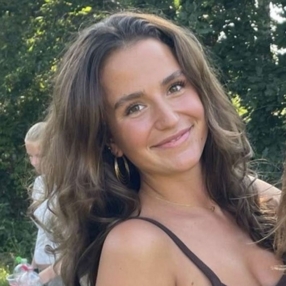 Ella, Babysitter in København