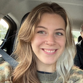 Mishaela, Babysitter i Helsingør