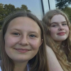 Babysitter Nanna og Karoline in Møldrup