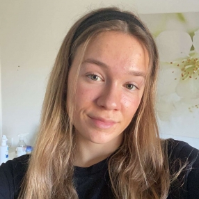 Clara, Babysitter i Måløv