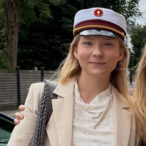 Sarah, Babysitter i Vangede