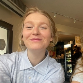 Hannah, Babysitter i København