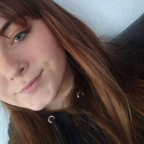 Lærke, Babysitter i Viborg