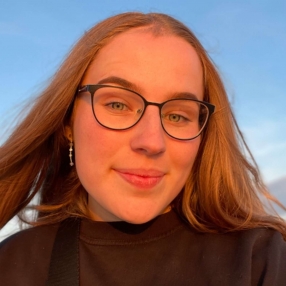 Signe Husted, Babysitter i Snedsted