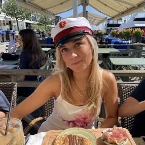 Filippa, Babysitter i Kokkedal