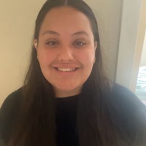 Maya, Babysitter i Avedøre