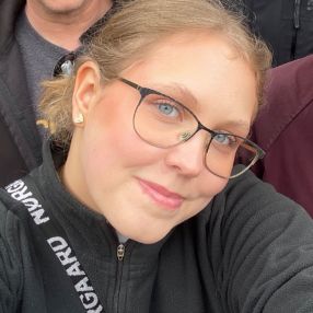 Mia, Babysitter in Struer
