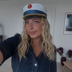 Sally, Babysitter in Skive