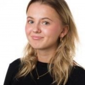 Lucca, Babysitter in Egå