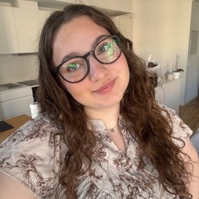 Mathilde haar, Babysitter in Slagelse