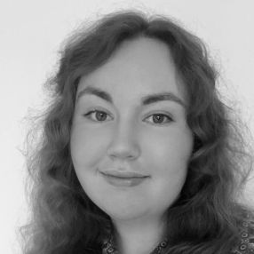 Rosa, Babysitter in Odense