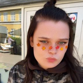 Queen, Babysitter i Frederikssund