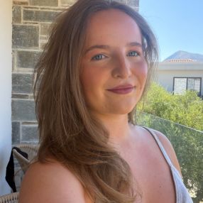Jasmin Vinston, Babysitter i Odense