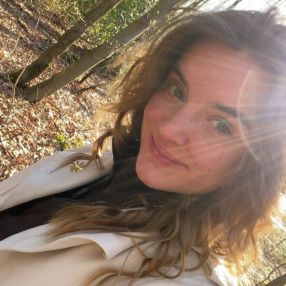Stefanie, Babysitter i Hovedgård