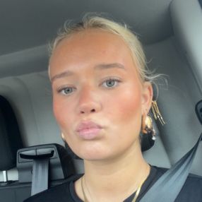 Simone, Babysitter i Assens