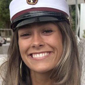 Anna, Babysitter i Klampenborg