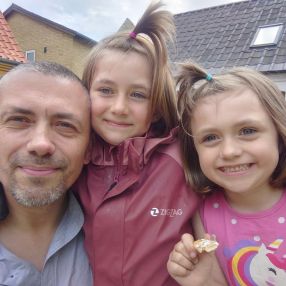 Michael, Familie i Vig