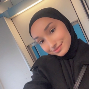 Noor, Babysitter i Holbæk