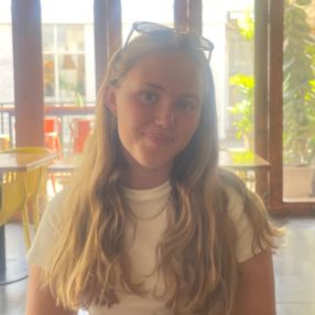 Laurine Mai, Babysitter i Aarhus