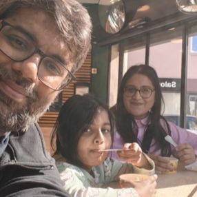 Zaina, Familie i Vejle