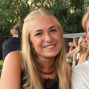 Louise, Babysitter i Aarhus
