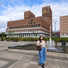 Mahu, Babysitter i København