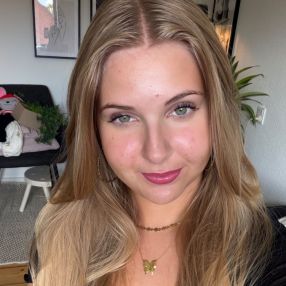 Lærke, Babysitter i Faxe